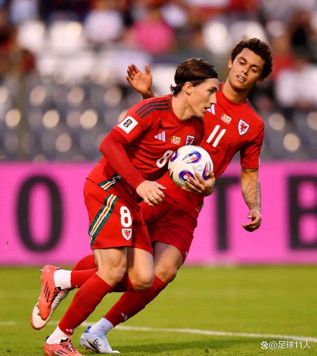 一号娱乐- 德布劳内踢前锋 