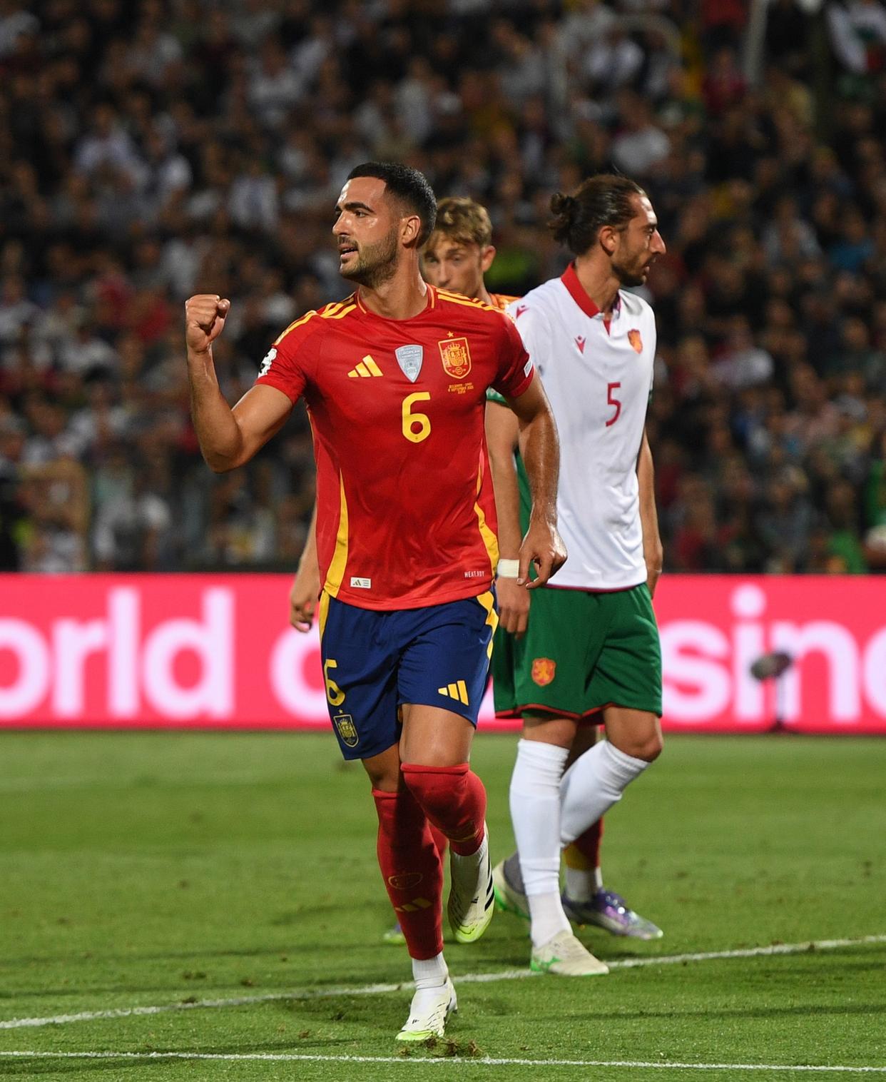 - 梅西在西班牙队比赛中关键助攻,败北引发热议的球员 