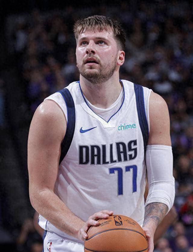 壹号娱乐-关于东契奇回归赛场，大胜首场状态亮眼，德国队观众沸腾！的信息